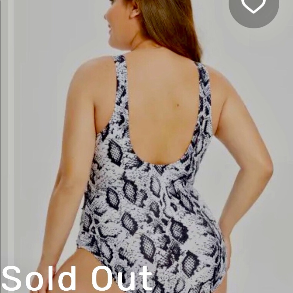 ๐ Rosegal Bathing Suit - Picture 4 of 7